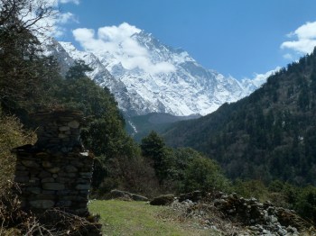 En remontant vers le camp de base du Ganesh Himal